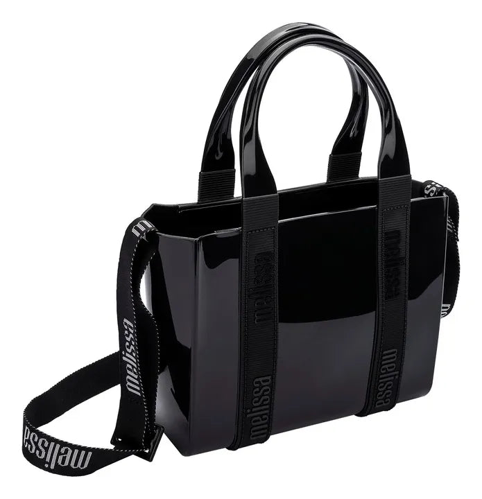 Melissa Mini Dulce Bag Preta – bolsa feminina minimalista e versátil, ideal para compor looks elegantes com praticidade e estilo urbano

Palavra-chave principal:
Melissa Mini Dulce Bag Preta

Palavras-chave relacionadas (LSI/variações para SEO):
Bolsa feminina preta Melissa

Mini bolsa preta Melissa

Bolsa transversal preta Melissa

Bolsa vegana Melissa preta

Mini Dulce Bag Melissa original preta

Acessório Melissa preto casual

Bolsa preta compacta para mulheres