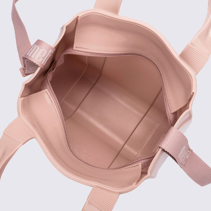 Melissa Mini Dulce Bag Rosa – bolsa feminina compacta, versátil e vegana, ideal para looks modernos com praticidade e estilo atemporal

Palavra-chave principal:
Melissa Mini Dulce Bag Rosa

Palavras-chave relacionadas (LSI/variações para SEO):
Bolsa feminina Melissa rosa

Mini bolsa rosa Melissa

Bolsa Melissa vegana rosa

Acessório rosa Melissa adulto

Mini Dulce Bag Melissa original rosa

Bolsa casual compacta Melissa

Bolsa transversal rosa feminina Melissa