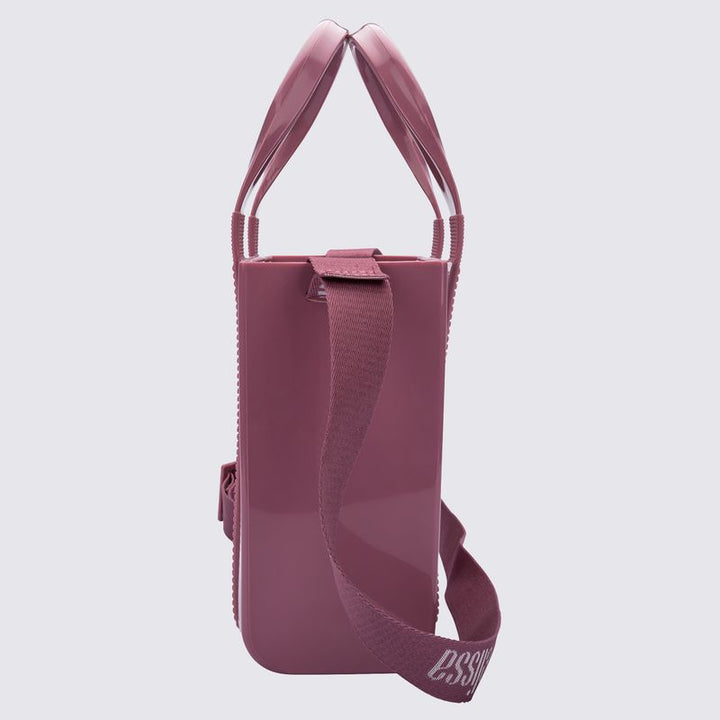 Melissa Mini Dulce Bag Lilás – bolsa feminina compacta, versátil e vegana, ideal para looks modernos com praticidade e estilo atemporal

Palavra-chave principal:
Melissa Mini Dulce Bag

Palavras-chave relacionadas (LSI/variações para SEO):
Bolsa feminina Melissa

Mini bolsa Melissa

Bolsa Melissa vegana

Acessório Melissa adulto

Mini Dulce Bag Melissa original

Bolsa casual compacta Melissa

Bolsa transversal feminina Melissa