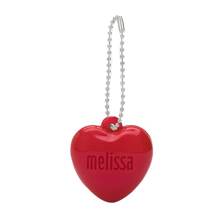 Chaveiro miniatura Melissa Coração XIII na cor vermelho médio, com formato de sapatinho e detalhe do icônico coração. Feito em Melflex, é leve, resistente e perfeito para personalizar bolsas, mochilas ou chaves com estilo e carinho."

Palavra-chave principal: Chaveiro Miniatura Melissa Coração
Palavras-chave relacionadas: chaveiro Melissa vermelho, miniatura sapatinho, acessório Melissa, Melflex, coração Melissa, chaveiro decorativo.
