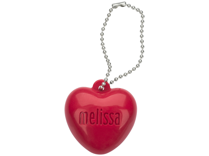 Chaveiro Miniatura Melissa Coração XIII na cor vermelho perolado, com design em formato de coração e acabamento brilhante. Confeccionado em Melflex, é leve, resistente e ideal para enfeitar chaves, bolsas ou mochilas com um toque moderno e cheio de estilo."

Palavra-chave principal: Chaveiro Miniatura Melissa Coração
Palavras-chave relacionadas: chaveiro vermelho perolado, acessório Melissa, coração decorativo, Melflex, chaveiro estiloso, acabamento perolado.