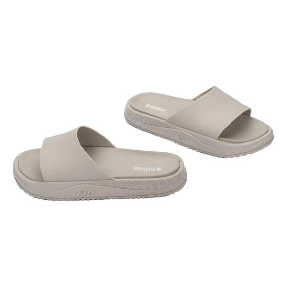 Chinelo Melissa Beach Slide Bold adulto bege 36883 – modelo slide com design robusto e moderno, ideal para conforto no dia a dia

Palavra-chave principal:
Melissa Beach Slide Bold bege

Palavras-chave relacionadas:
chinelo slide Melissa, Melissa adulto bege, chinelo confortável, Melissa 36883, calçado casual adulto, moda confortável