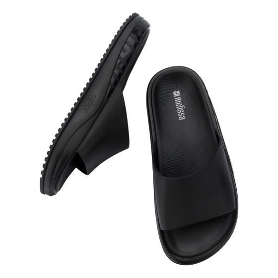 Chinelo Melissa Beach Slide Bold adulto preto 36883 – modelo slide com design robusto e moderno, ideal para conforto no dia a dia

Palavra-chave principal:
Melissa Beach Slide Bold preto

Palavras-chave relacionadas:
chinelo slide Melissa, Melissa adulto preto, chinelo confortável, Melissa 36883, calçado casual adulto, moda confortável