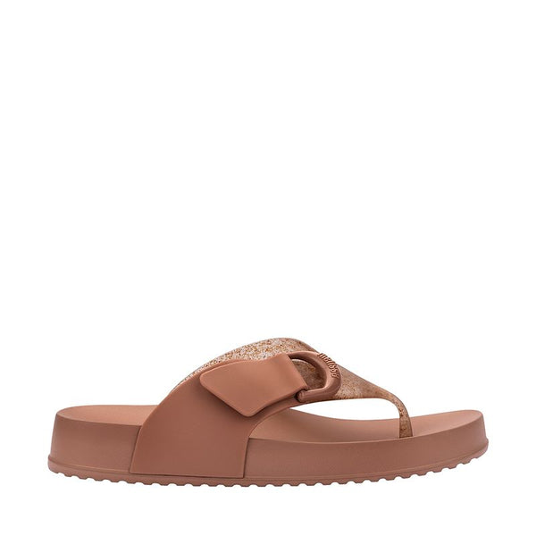 Chinelo Melissa Cozy Thong adulto marrom 37742 – chinelo confortável de dedo em Melflex com design minimalista e acabamento fosco

Palavra-chave principal:
chinelo Melissa Cozy Thong marrom

Palavras-chave relacionadas:
chinelo adulto Melissa, sandália dedo Melissa, Melissa marrom, calçado confortável, moda casual, Melflex
