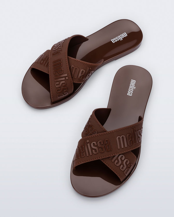 Chinelo Melissa M Lover Slide adulto marrom 35740 – chinelo feminino moderno, confortável e ideal para o dia a dia

Palavra-chave principal:
Melissa M Lover Slide

Palavras-chave relacionadas:
chinelo Melissa, slide marrom, calçado feminino, moda casual, chinelo confortável, Melissa 35740