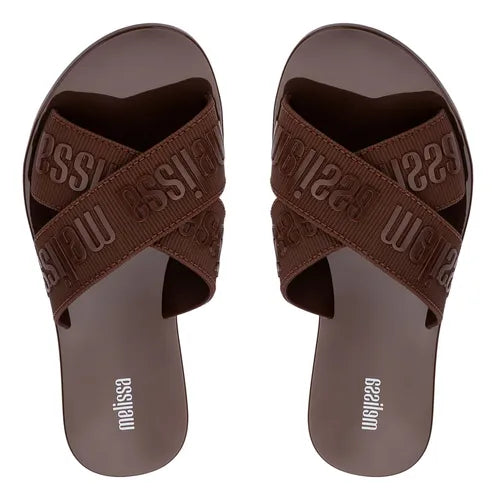 Chinelo Melissa M Lover Slide adulto marrom 35740 – chinelo feminino moderno, confortável e ideal para o dia a dia

Palavra-chave principal:
Melissa M Lover Slide

Palavras-chave relacionadas:
chinelo Melissa, slide marrom, calçado feminino, moda casual, chinelo confortável, Melissa 35740