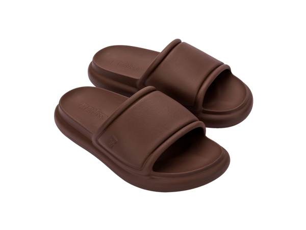 Chinelo Melissa Free Puff Slide Adulto 37722 – slide com tiras acolchoadas em Melflex, solado anatômico e design moderno, garantindo leveza e conforto no dia a dia.

🔑 Palavra-chave principal:
Chinelo Melissa Free Puff Slide Adulto 37722

🔍 Palavras-chave relacionadas:
Melissa Free Puff Slide, chinelo acolchoado Melissa, slide confortável Melissa, chinelo leve Melissa