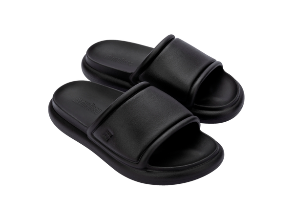 Chinelo Melissa Free Puff Slide Adulto 37722 – slide com tiras acolchoadas em Melflex, solado anatômico e design moderno, garantindo leveza e conforto no dia a dia.

🔑 Palavra-chave principal:
Chinelo Melissa Free Puff Slide Adulto 37722

🔍 Palavras-chave relacionadas:
Melissa Free Puff Slide, chinelo acolchoado Melissa, slide confortável Melissa, chinelo leve Melissa