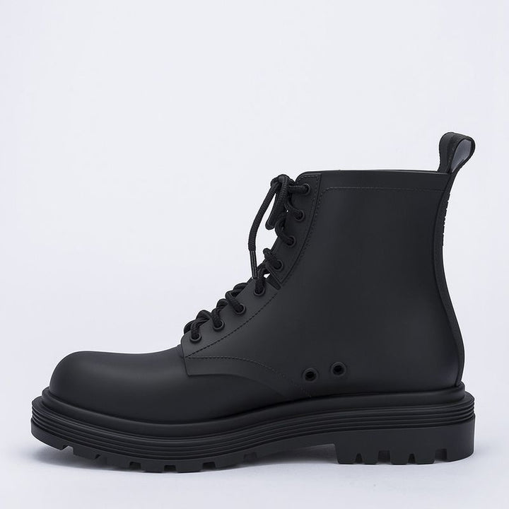 Coturno Melissa adulto na cor preta, com acabamento fosco, cano médio e solado tratorado – ideal para compor looks urbanos e modernos.

Palavra-chave principal:
Melissa Coturno Adulto

Palavras-chave relacionadas:
Coturno Melissa preto
Bota Melissa feminina
Melissa tratorado
Coturno vegano Melissa
Melissa inverno 2025
Calçado feminino preto
Bota urbana Melissa
Melissa 32822
Coturno casual feminino
Melissa cano médio