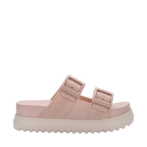 Sandália plataforma Melissa Cozy M.Lover nas cores rosa e bege, com duas tiras largas ajustáveis com fivelas e logo em relevo. Confeccionada em Melflex, possui solado alto tratorado e palmilha anatômica. Ideal para looks casuais com conforto, estilo e atitude