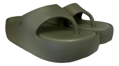 Sandália Melissa Free Platform Thong adulto na cor verde, com design de dedo, solado plataforma e tiras largas – calçado moderno, confortável e ideal para compor looks casuais.

Palavra-chave principal:
Melissa Free Platform Thong

Palavras-chave relacionadas:
Melissa 36088, sandália de dedo verde, plataforma Melissa, calçado confortável Melissa, sandália moderna, tiras largas Melissa, Melissa verde adulto, chinelo plataforma, sandália casual feminina, slide Melissa adulto