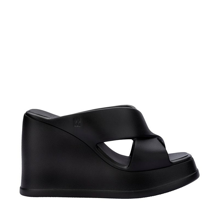 Melissa Free Vibe Sandália Plataforma Adulto Preta 37856 – moderna, confortável e versátil para quem ama estar nas alturas com estilo

Palavra-chave principal:
Melissa Free Vibe

Palavras-chave relacionadas:
Sandália Melissa plataforma preta, Melissa 37856, Melissa plataforma adulto, calçado feminino Melissa confortável, sandália Melissa preta plataforma, Melissa M-Lover