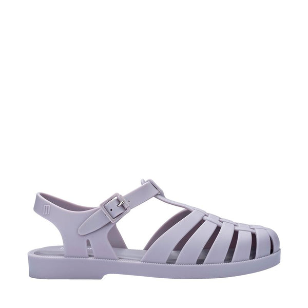 Sandália Melissa Possession adulto na cor cinza, com tiras estilo fisherman, fechamento em fivela lateral e solado reto – calçado clássico, leve e confortável.

Palavra-chave principal:
Melissa Possession Adulto

Palavras-chave relacionadas:
Melissa 32408, sandália cinza Melissa, Melissa fisherman, sandália com fivela, calçado confortável adulto, Melissa clássica, sandália retrô, Melissa casual, calçado leve feminino, sandália adulta estilosa