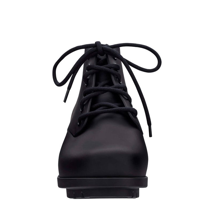 Bota coturno Melissa Stellar II preta com acabamento fosco, cano médio e solado tratorado – calçado feminino moderno e versátil.

Palavra-chave principal:
Melissa Stellar II

Palavras-chave relacionadas:
Melissa coturno
Bota coturno Melissa
Coturno Melissa preto
Bota Melissa feminina
Melissa cano médio
Bota Melissa fosca
Bota tratorada Melissa
Melissa inverno 2025
Coturno vegano Melissa
Bota preta Melissa