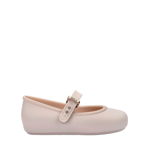 Mini Melissa Bailarina Soft Ballerina Baby bege 36240 – sapatilha infantil confortável, design clássico e acabamento fosco

Palavra-chave principal:
Mini Melissa Bailarina

Palavras-chave relacionadas:
sapatilha infantil, Melissa bege, Soft Ballerina Baby, calçado confortável, moda infantil, Melissa 36240, sapatilha para bebê