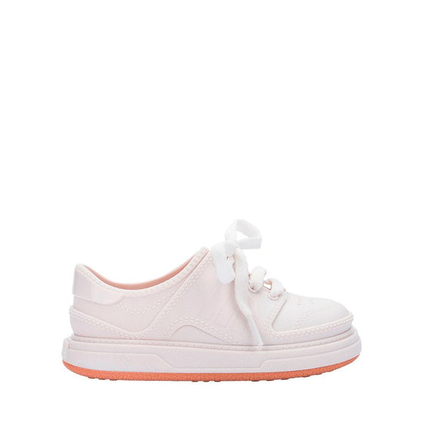 Tênis infantil Mini Melissa Bold Sneaker Baby nas cores branco e bege, com design robusto e moderno. Produzido em Melflex, possui solado alto, fechamento prático e cabedal confortável. Ideal para o dia a dia dos pequenos com estilo, estabilidade e segurança.

Palavra-chave principal: Mini Melissa Bold Sneaker Baby
Palavras-chave relacionadas: tênis baby branco e bege, Melflex, calçado infantil, solado robusto, conforto, estilo moderno, tênis para bebês.