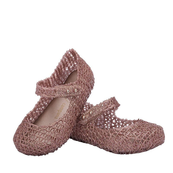 Sapatilha infantil Mini Melissa Campana Papel Baby na cor rose com glitter, com design trançado e acabamento brilhoso – calçado confortável e leve para bebês.

Palavra-chave principal:
Mini Melissa Campana Papel

Palavras-chave relacionadas:
Sapatilha baby rose
Mini Melissa glitter
Melissa Campana rosa
Sapatilha infantil com brilho
Calçado trançado Melissa
Melissa bebê
Sapatinho confortável Melissa
Melissa 32995
Calçado leve para bebês
Sapatilha rosa com glitter