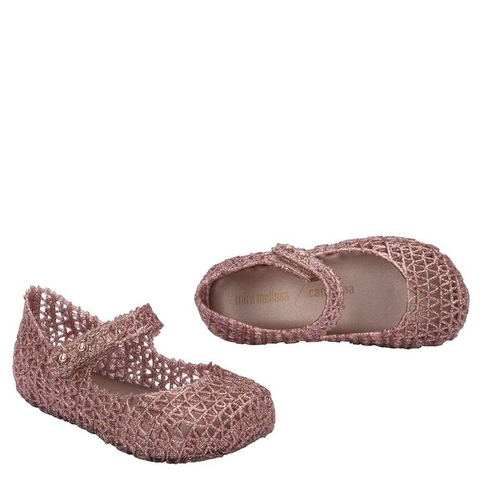 Sapatilha infantil Mini Melissa Campana Papel Baby na cor rose com glitter, com design trançado e acabamento brilhoso – calçado confortável e leve para bebês.

Palavra-chave principal:
Mini Melissa Campana Papel

Palavras-chave relacionadas:
Sapatilha baby rose
Mini Melissa glitter
Melissa Campana rosa
Sapatilha infantil com brilho
Calçado trançado Melissa
Melissa bebê
Sapatinho confortável Melissa
Melissa 32995
Calçado leve para bebês
Sapatilha rosa com glitter