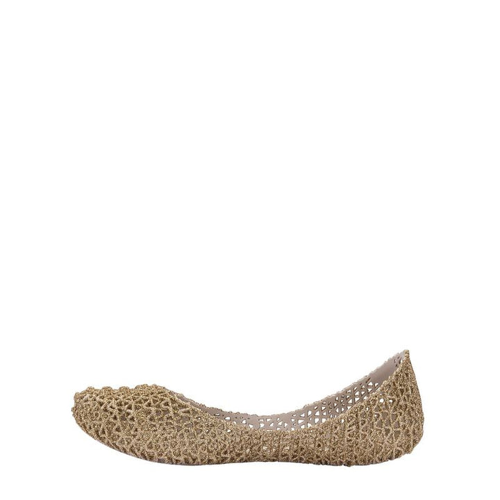 Sapatilha Mini Melissa Campana Papel infantil na cor bege com glitter misto, design trançado e acabamento brilhoso – calçado leve, confortável e delicado para crianças.

Palavra-chave principal:
Mini Melissa Campana Papel

Palavras-chave relacionadas:
Melissa 32996, sapatilha bege glitter, Melissa infantil com brilho, sapatilha trançada Melissa, calçado confortável infantil, sapatilha glitter misto, Melissa leve e delicada, sapatilha infantil bege, calçado para meninas, Melissa com glitter misto