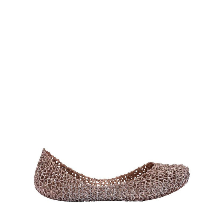 Sapatilha Mini Melissa Campana Papel infantil na cor rosa metalizado com glitter, design trançado e acabamento brilhante – calçado leve, delicado e confortável para crianças.

Palavra-chave principal:
Mini Melissa Campana Papel

Palavras-chave relacionadas:
Melissa 32996, sapatilha rosa glitter, Melissa infantil metalizada, sapatilha trançada Melissa, calçado confortável infantil, Melissa com brilho, sapatilha leve Melissa, calçado delicado infantil, sapatilha rosa criança, Melissa para meninas