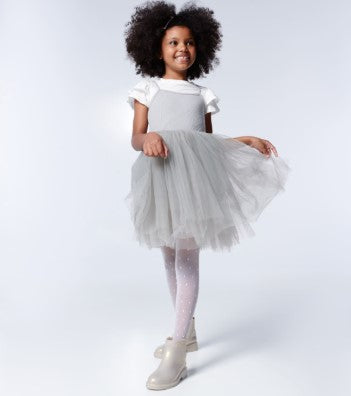 Bota infantil Mini Melissa Chelsea Boot II na cor bege, com acabamento brilhante e elástico lateral que facilita o calce. Confeccionada em Melflex, é leve, resistente e confortável, ideal para o dia a dia das crianças com muito estilo e praticidade.

Palavra-chave principal: Mini Melissa Chelsea Boot Infantil
Palavras-chave relacionadas: bota infantil bege, Melflex, elástico lateral, calçado infantil confortável, bota sem zíper, estilo moderno para crianças.