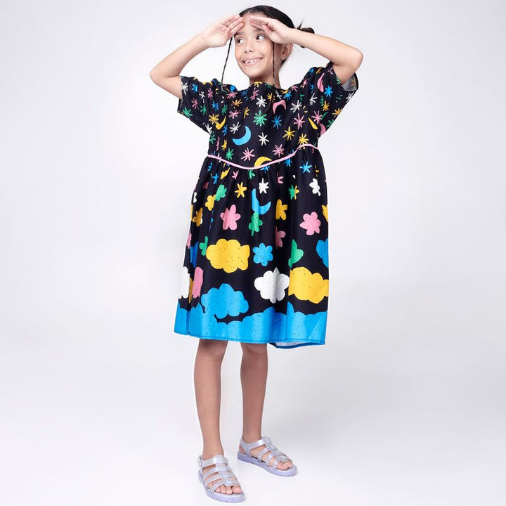 Sandália infantil Mini Melissa Flox na cor lilás, com tiras largas no cabedal, solado reto e fechamento com fivela lateral. Confeccionada em Melflex, proporciona conforto, leveza e um visual moderno e delicado para o dia a dia das crianças.

Palavra-chave principal: Mini Melissa Flox Infantil
Palavras-chave relacionadas: sandália infantil lilás, Melflex, tiras largas, fivela lateral, calçado confortável, estilo delicado, sandália casual para crianças.