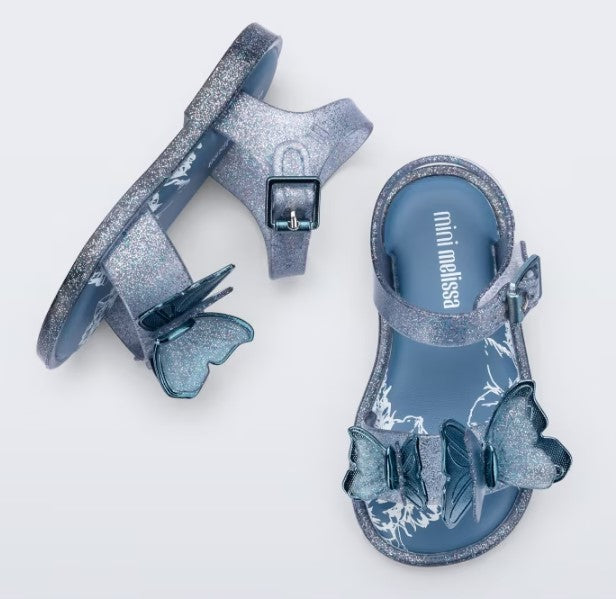 Mini Melissa Fly Sandália III Baby azul glitter 37803 – sandália infantil confortável com acabamento glitterizado e fechamento seguro

Palavra-chave principal:
Mini Melissa Fly Sandália III Baby azul glitter

Palavras-chave relacionadas:
sandália infantil, Melissa Baby, sandália azul glitter, calçado infantil Melissa, conforto infantil, moda infantil