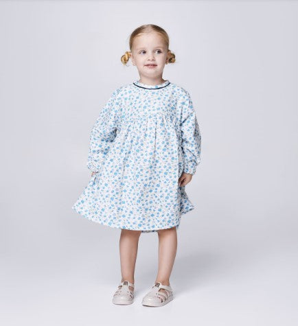 Sandália infantil Mini Melissa Hip Daydream Baby na cor bege metalizado, com tiras vazadas e fechamento por velcro. Feita em Melflex, é leve, flexível e confortável, ideal para os primeiros passos com estilo, segurança e praticidade.

Palavra-chave principal: Mini Melissa Hip Daydream Baby
Palavras-chave relacionadas: sandália baby, bege metalizado, Melflex, fechamento em velcro, calçado infantil, primeiros passos, conforto e estilo.