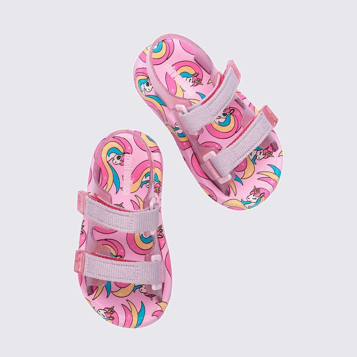 Sandália papete infantil Mini Melissa Mix Baby na cor preto com detalhes multicoloridos. Feita em Melflex, leve, confortável e com fechamento ajustável. Ideal para os primeiros passos, oferecendo segurança, estilo e praticidade no dia a dia das crianças."

Palavra-chave principal: Mini Melissa Mix Baby
Palavras-chave relacionadas: papete infantil, preto multicolorido, Melflex, sandália baby, conforto, primeiros passos, calçado infantil seguro.