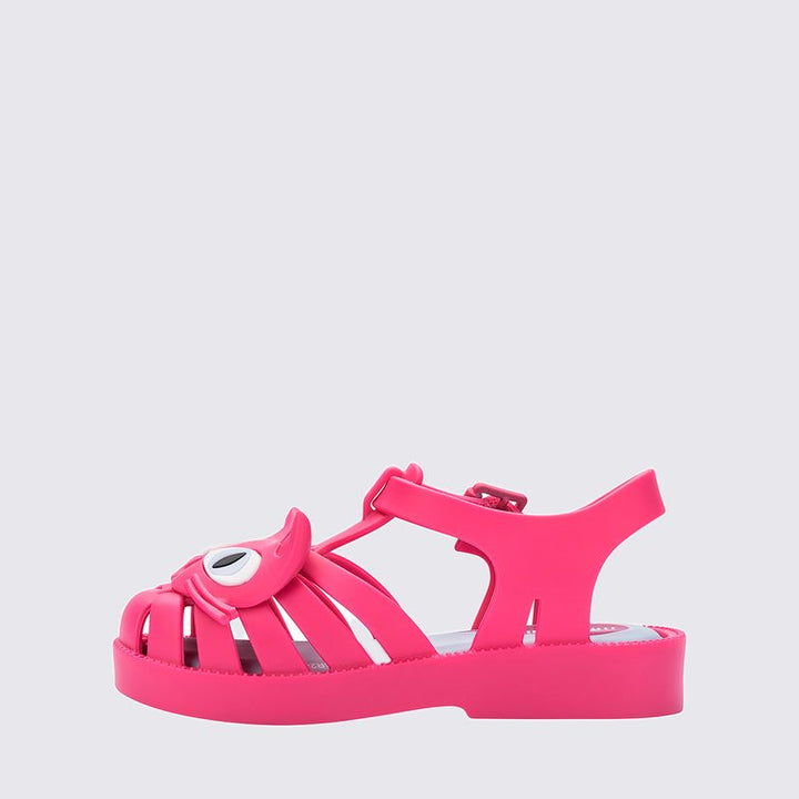 Sandália infantil Mini Melissa Possession Cat Baby na cor rosa com detalhe azul nos olhos do gatinho aplicado no cabedal. Feita em Melflex, com tiras vazadas, fechamento com fivela e solado confortável. Um modelo divertido e fofo para deixar os looks dos pequenos ainda mais encantadores.

Palavra-chave principal: Mini Melissa Possession Cat Baby
Palavras-chave relacionadas: sandália rosa infantil, sandália com gatinho, Melflex, calçado confortável, fecho com fivela, detalhe azul, sandália divertida.