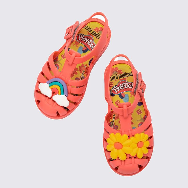 Sandália Mini Melissa Possession + Play-Doh Baby na cor vermelha, com tiras estilo fisherman e detalhe lúdico no cabedal – calçado divertido, leve e confortável para bebês.

Palavra-chave principal:
Mini Melissa Possession Play-Doh Baby

Palavras-chave relacionadas:
Melissa 35987, sandália vermelha bebê, Melissa Play-Doh, sandália infantil divertida, Melissa com tiras, calçado estilo fisherman, Mini Melissa baby, sandália lúdica, Melissa primeiros passos, calçado confortável infantil