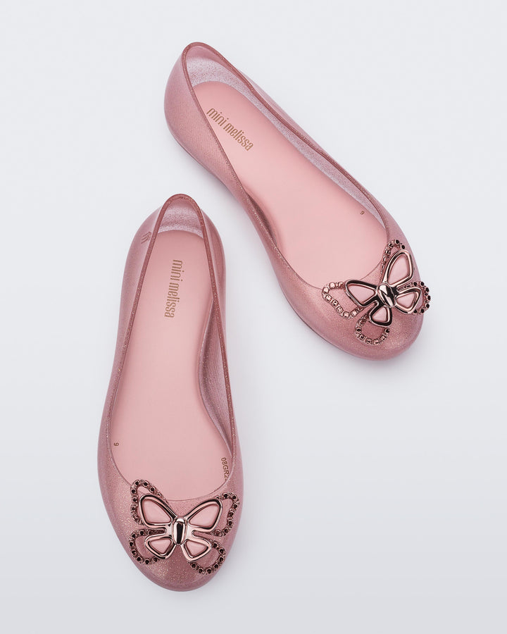 Sapatilha Mini Melissa Sweet Love Fly infantil na cor rosa com glitter, com detalhe de borboleta no cabedal – calçado delicado, confortável e encantador para meninas.

Palavra-chave principal:
Mini Melissa Sweet Love Fly

Palavras-chave relacionadas:
Sapatilha infantil rosa glitter
Melissa 35718
Sapatilha com borboleta
Melissa Sweet Love
Calçado infantil Melissa
Melissa rosa brilhante
Sapatilha delicada infantil
Melissa para meninas
Calçado confortável infantil
Mini Melissa borboleta