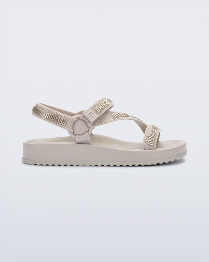 Mini Melissa Stripes M Lover infantil bege claro 35958 – sandália infantil confortável e estilosa com tiras largas, ideal para looks casuais

Palavra-chave principal:
Mini Melissa Stripes M Lover

Palavras-chave relacionadas:
sandália infantil, Melissa infantil bege claro, Melissa 35958, calçado infantil feminino, moda kids, sandália confortável