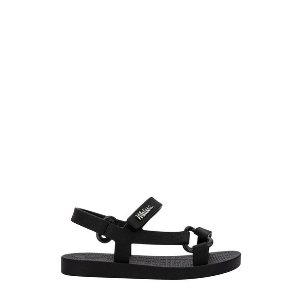 Sandália infantil Mini Melissa Sun Downtown Baby na cor preta, modelo unissex com acabamento fosco. Feita em Melflex, é leve, confortável e possui fechamento em velcro para segurança dos pequenos. Ideal para dias quentes, passeios e looks combinando 