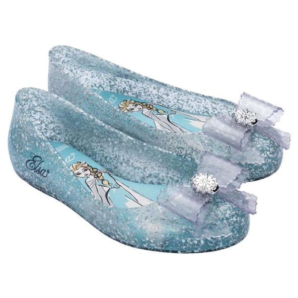 Sapatilha Mini Melissa Sweet Love + Disney Princess azul com glitter, inspirada na Elsa, com laço no cabedal e acabamento brilhante – calçado infantil delicado e confortável.

Palavra-chave principal:
Mini Melissa Sweet Love Disney Princess

Palavras-chave relacionadas:
Melissa Elsa
Sapatilha infantil azul glitter
Melissa Disney Princess
Melissa 33448
Calçado infantil princesa
Melissa Elsa azul
Sapatilha com laço
Melissa mágica
Melissa infantil confortável
Mini Melissa azul glitter