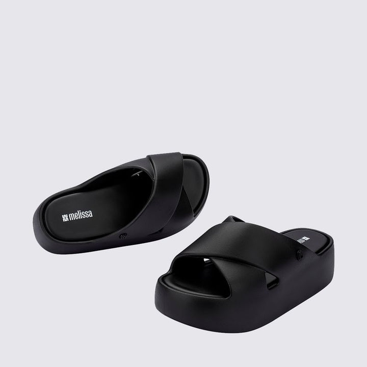 Melissa Free Cross Sandália Plataforma Adulto 37857 – sandália confortável e moderna com tiras cruzadas e solado robusto, ideal para looks urbanos com estilo e praticidade.

🔑 Palavra-chave principal:
Melissa Free Cross Sandália Plataforma Adulto

🔍 Palavras-chave relacionadas (LSI):
Sandália Melissa Free, sandália plataforma Melissa, Melissa de tiras cruzadas, sandália confortável Melissa
