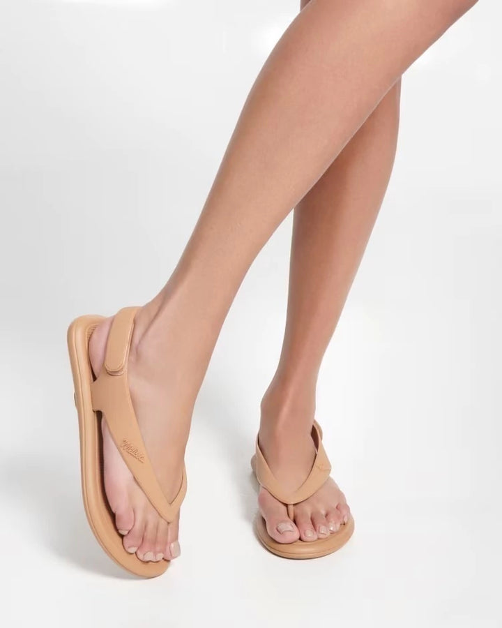 Melissa Sun Samba Adulto 37437 – sandália flat em Melflex com tiras finas e design minimalista, leve e versátil para looks casuais com conforto no dia a dia.

🔑 Palavra-chave principal:
Melissa Sun Samba Adulto 37437

🔍 Palavras-chave relacionadas:
Sandália Melissa Sun Samba, Melissa adulto, sandália flat Melissa, Melissa confortável dia a dia