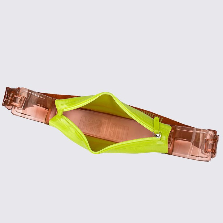 Bolsa de ombro Melissa Vibe Bag verde com alça marrom modelo 34441 – estilo urbano e funcional para o dia a dia

Palavra-chave principal:
Bolsa Melissa Vibe Bag

Palavras-chave relacionadas:
bolsa de ombro Melissa, Vibe Bag Melissa verde marrom, modelo 34441, bolsa casual feminina, bolsa Melissa com alça marrom, acessório Melissa original
