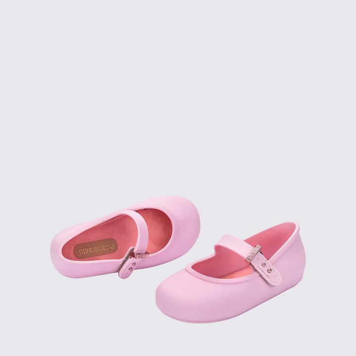 Mini Melissa Bailarina Soft Ballerina Baby rosa 36240 – sapatilha infantil confortável, design clássico e acabamento fosco

Palavra-chave principal:
Mini Melissa Bailarina

Palavras-chave relacionadas:
sapatilha infantil, Melissa rosa, Soft Ballerina Baby, calçado confortável, moda infantil, Melissa 36240, sapatilha para bebê