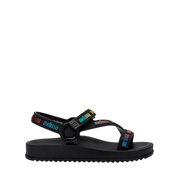 Sandália infantil Mini Melissa Stripes M.Lover na cor preta, com tiras cruzadas e fechamento em velcro no tornozelo. Confeccionada em Melflex, é leve, confortável e segura, ideal para o uso diário com estilo e praticidade.

Palavra-chave principal: Mini Melissa Stripes M.Lover Infantil
Palavras-chave relacionadas: sandália preta infantil, Melflex, tiras cruzadas, fechamento em velcro, calçado infantil confortável, estilo básico e versátil.