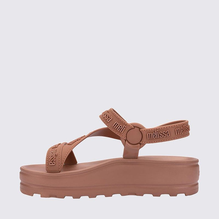 Papete Melissa Stripes Platform M Lover Adulto 37831 – sandália papete com tiras largas e solado plataforma, design moderno e confortável, perfeita para looks urbanos com atitude.

🔑 Palavra-chave principal:
Papete Melissa Stripes Platform M Lover Adulto

🔍 Palavras-chave relacionadas:
Papete Melissa, Melissa Stripes plataforma, sandália Melissa M Lover, papete confortável Melissa
