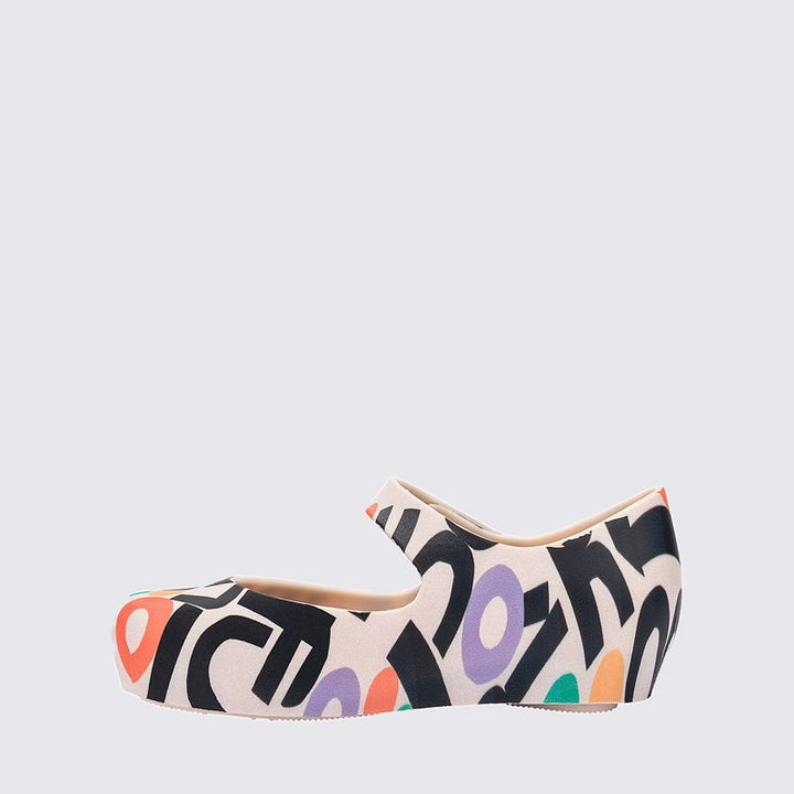 Sandália Mini Melissa Ultragirl + Fábula Baby bege e preta, com aplique de tucano e fecho em velcro – calçado confortável e divertido para bebês.

Palavra-chave principal:
Mini Melissa Ultragirl Fábula Baby

Palavras-chave relacionadas:
Melissa 35842, sandália infantil tucano, Melissa Fábula bebê, sandália bege e preta, Melissa com velcro, Mini Melissa Fábula, calçado infantil divertido, Melissa baby confortável, sandália bebê estilosa, Melissa primeiros passos