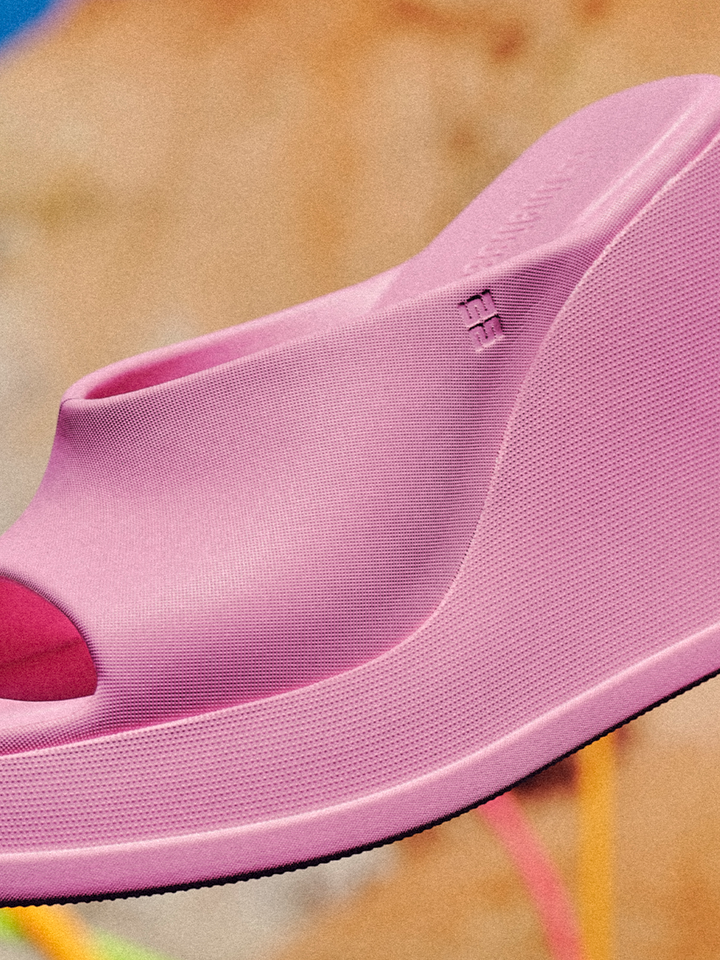 Sandália Melissa Free Slip Adulto 38046 – sandália slide minimalista em Melflex, com palmilha anatômica e solado leve, unindo conforto e praticidade em um design versátil.

🔑 Palavra-chave principal:
Sandália Melissa Free Slip Adulto 38046

🔍 Palavras-chave relacionadas:
Melissa Free Slip, sandália slide Melissa, sandália confortável adulto, Melissa prática dia a dia