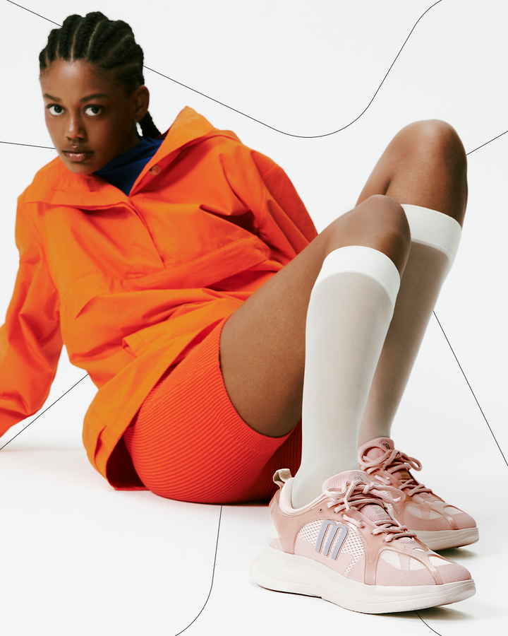 Sneaker Melissa X Beat I Adulto Bege 39505 – tênis casual em Melflex com design moderno e acabamento monocromático, solado robusto e confortável, ideal para compor looks urbanos com estilo e praticidade.

🔑 Palavra-chave principal:
Sneaker Melissa X Beat I Adulto Bege 39505

🔍 Palavras-chave relacionadas:
Tênis Melissa bege, Melissa X Beat I, sneaker Melissa adulto, tênis casual Melissa